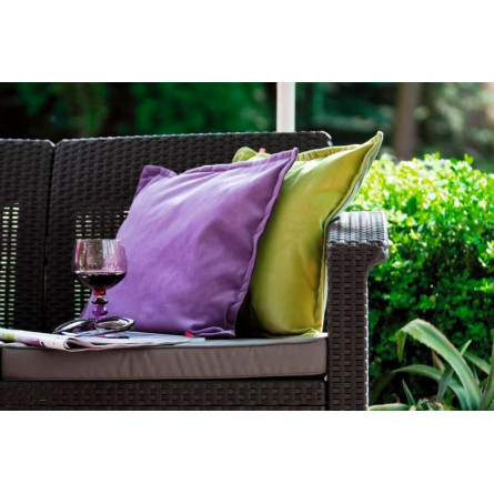 коричневый