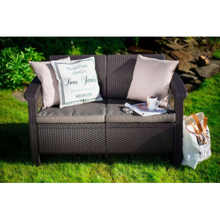 коричневый