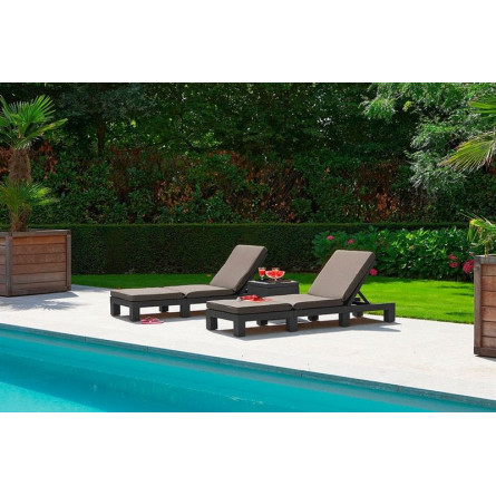 коричневый