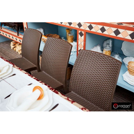 коричневый