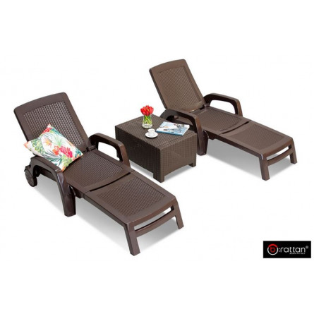 коричневый