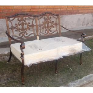 Скамейка уличная двухместная из литого алюминия Венеция-2 садовая с подушкой