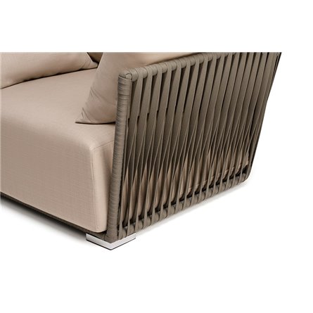 "Форли" кресло плетеное из роупа, каркас алюминий светло-серый (RAL7035) муар, роуп серо-коричневый 23мм, ткань Mossle бежевая