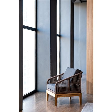 "Канны" кресло плетеное из роупа, основание дуб, роуп коричневый круглый, ткань темно-серая 027