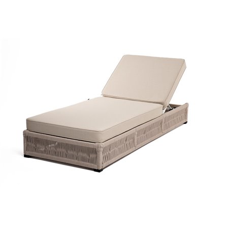 "Ривьера" шезлонг плетеный из роупа, каркас алюминий белый муар, роуп бежевый круглый, ткань бежевая 052