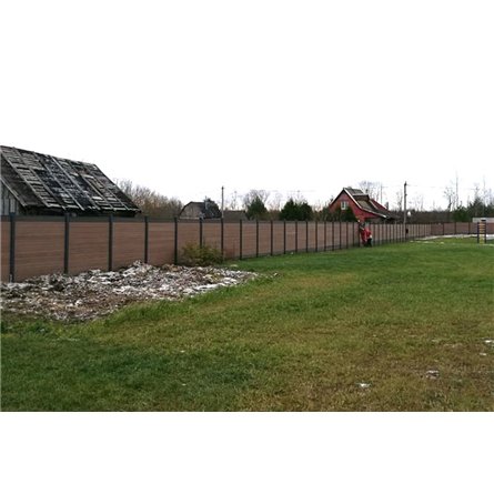 Глухой забор из шпунтованной доски ДПК Hilst 2х2м