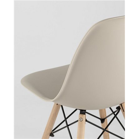 Комплект из четырех стульев|Stool Group|Eames Style DSW бежевый пластик, стальной каркас, натуральный массив бука