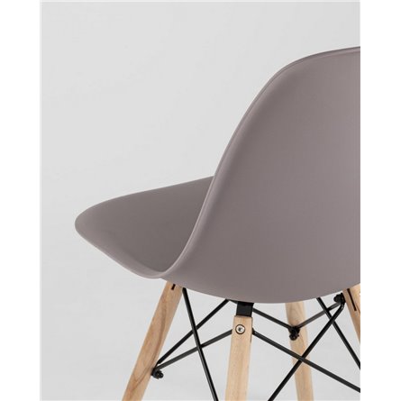 Комплект из четырех стульев|Stool Group|Eames Style DSW темно-бежевый пластик, стальной каркас, натуральный массив бука